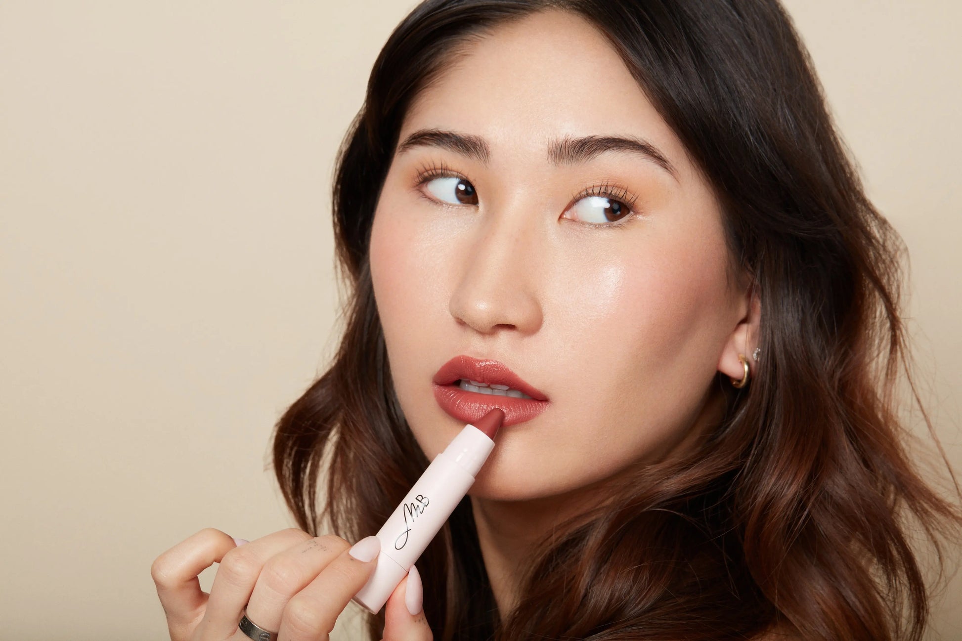 Kissen Lush Lipstick Crayon | Monikablunderbeauty.com