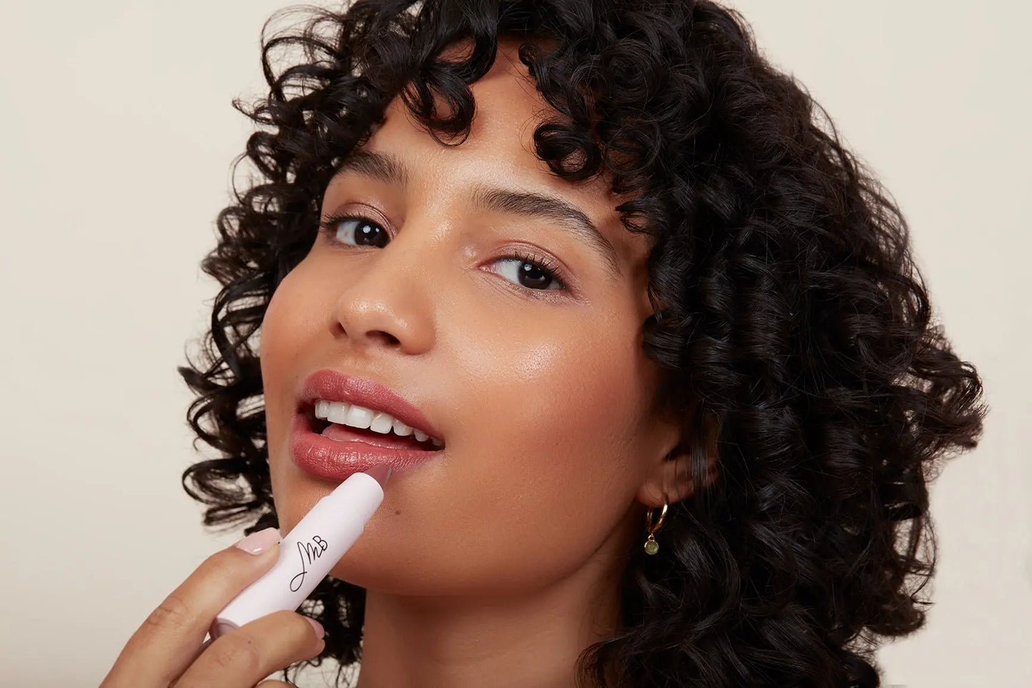 Kissen Lush Lipstick Crayon | Monikablunderbeauty.com