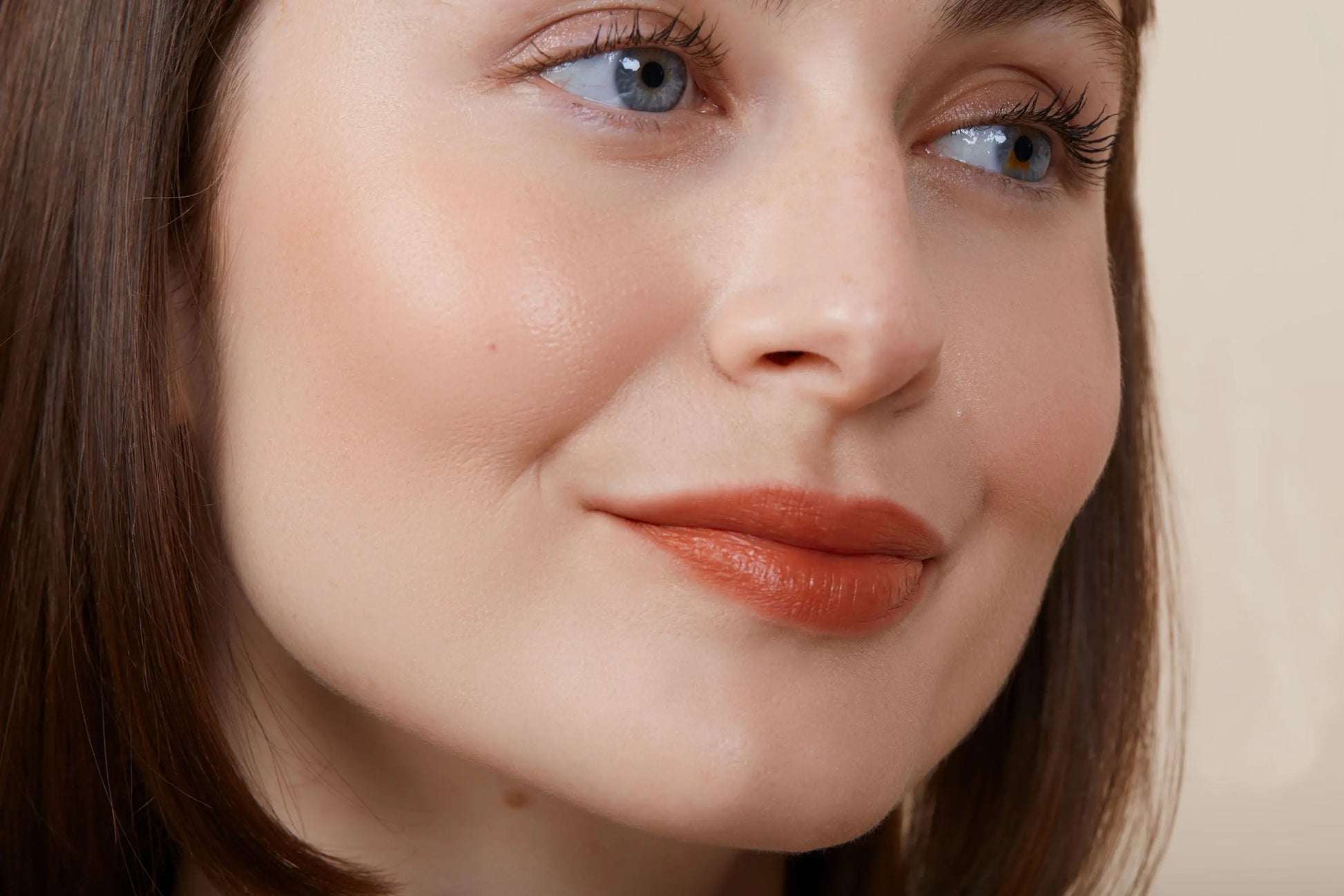 Kissen Lush Lipstick Crayon | Monikablunderbeauty.com