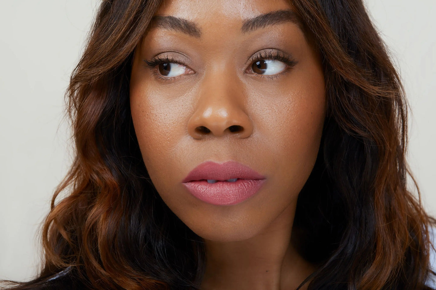 Kissen Lush Lipstick Crayon | Monikablunderbeauty.com