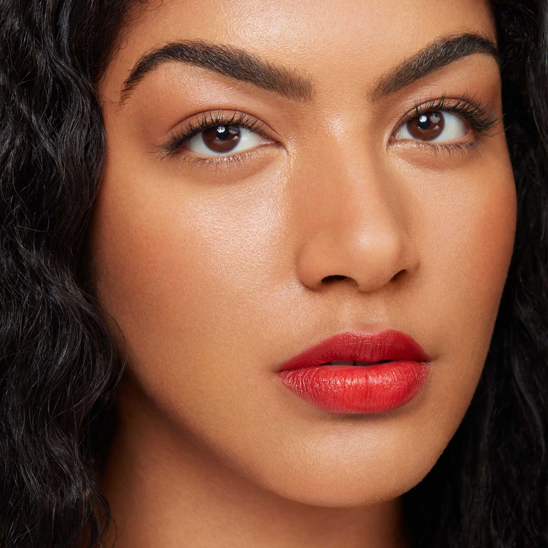 Kissen Lush Lipstick Crayon | Monikablunderbeauty.com