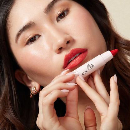 Kissen Lush Lipstick Crayon | Monikablunderbeauty.com