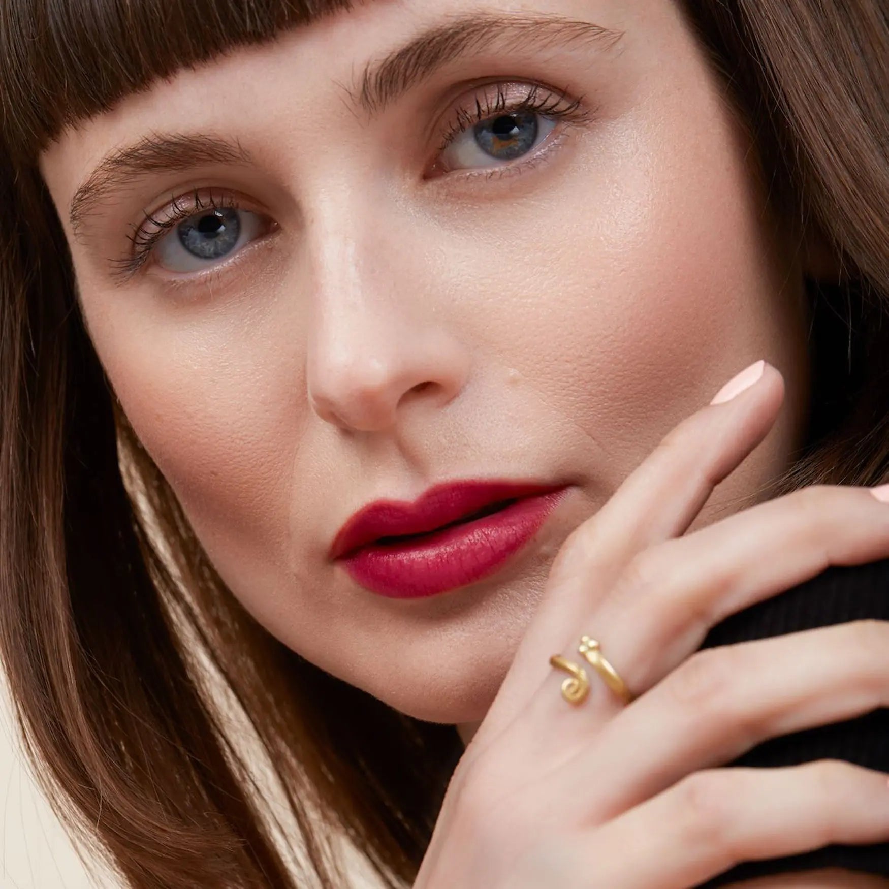 Kissen Lush Lipstick Crayon | Monikablunderbeauty.com