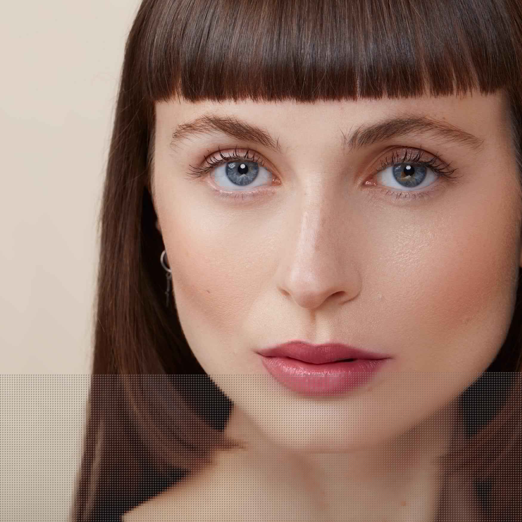 Kissen Lush Lipstick Crayon | Monikablunderbeauty.com