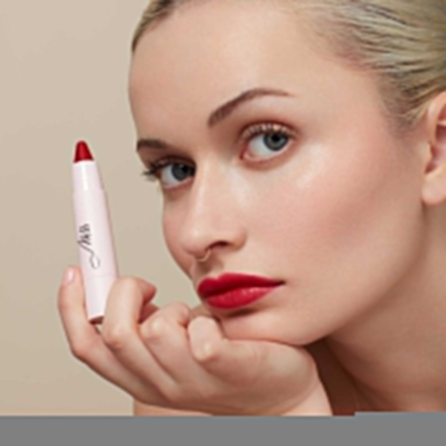 Kissen Lush Lipstick Crayon | Monikablunderbeauty.com