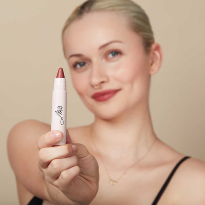 Kissen Lush Lipstick Crayon | Monikablunderbeauty.com