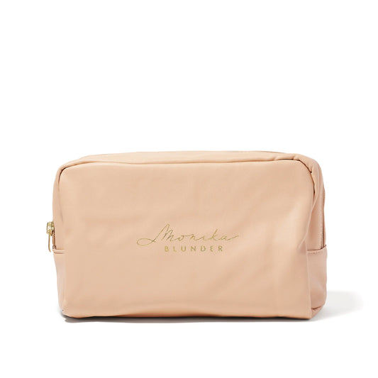Cosmetic Clutch | Monikablunderbeauty.com